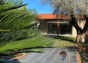 Частная вилла в окружении природы в районе Торба