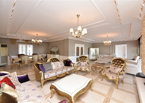 Шикарный дом с собственным бассейном и садом в районе Демирташ