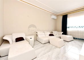 Шикарный дом с собственным бассейном и садом в районе Демирташ