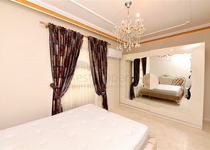 Шикарный дом с собственным бассейном и садом в районе Демирташ