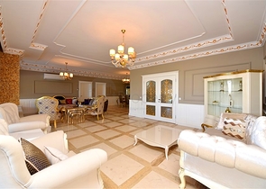 Шикарный дом с собственным бассейном и садом в районе Демирташ