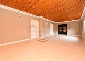 Шикарный дом с собственным бассейном и садом в районе Демирташ