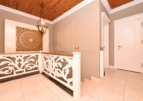 Шикарный дом с собственным бассейном и садом в районе Демирташ