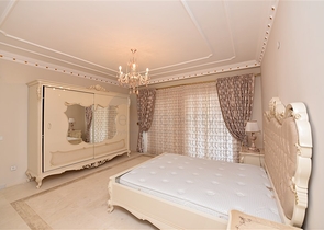 Шикарный дом с собственным бассейном и садом в районе Демирташ