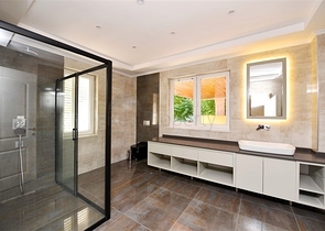 Шикарный дом с собственным бассейном и садом в районе Демирташ