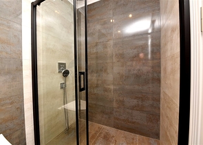 Шикарный дом с собственным бассейном и садом в районе Демирташ