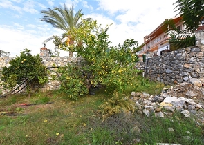 Шикарный дом с собственным бассейном и садом в районе Демирташ