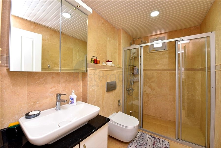 Просторный пентхаус планировкой 4+1 в районе Оба