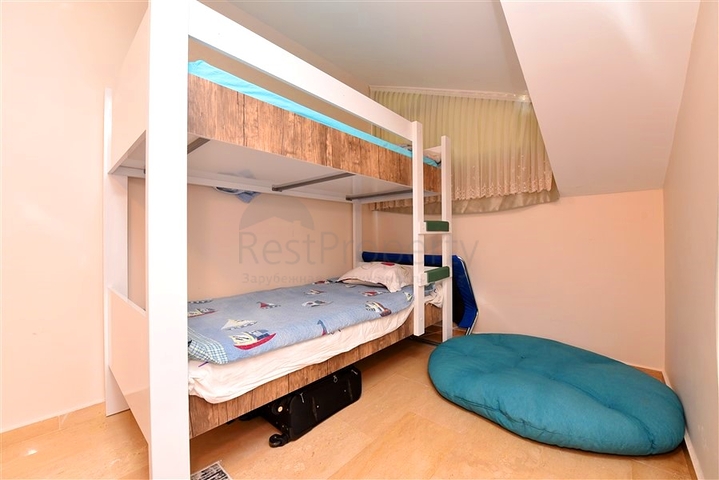 Просторный пентхаус планировкой 4+1 в районе Оба