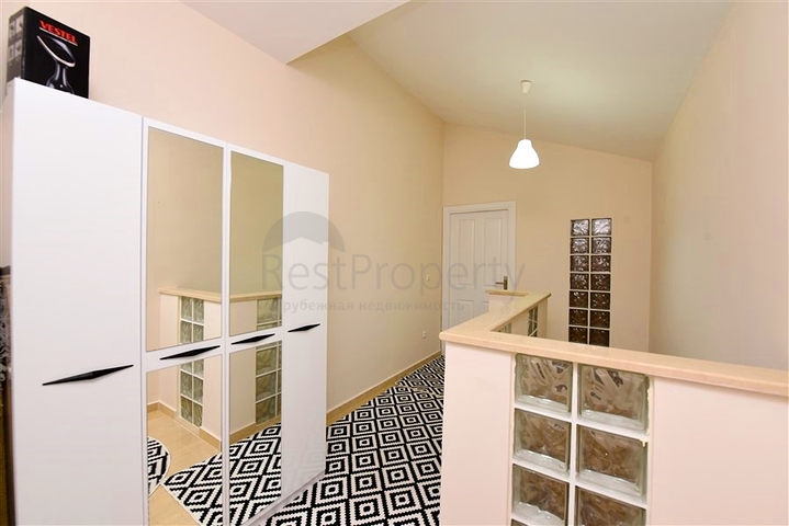 Просторный пентхаус планировкой 4+1 в районе Оба