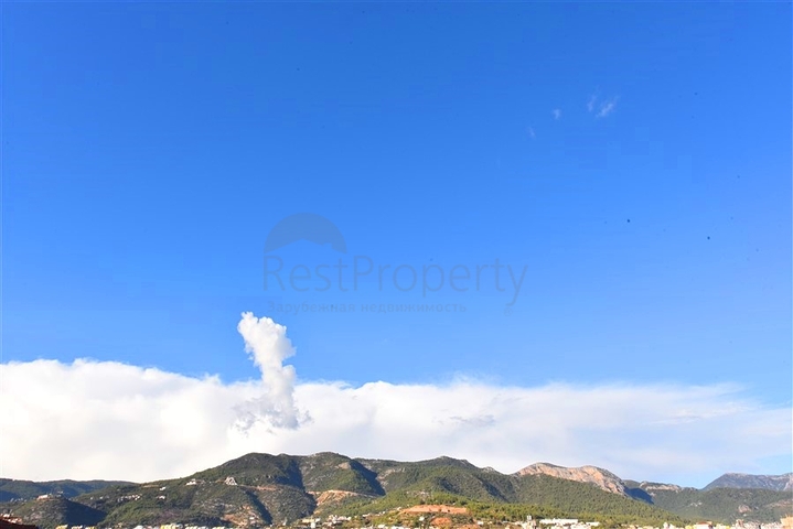 Просторный пентхаус планировкой 4+1 в районе Оба