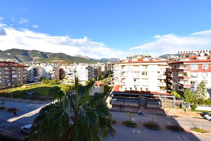 Просторный пентхаус планировкой 4+1 в районе Оба