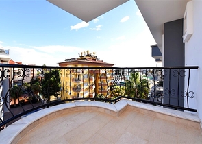 Просторный пентхаус планировкой 4+1 в районе Оба