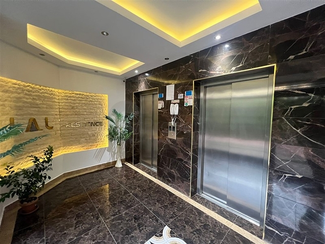 Трехкомнатная квартира в 450 м от моря 