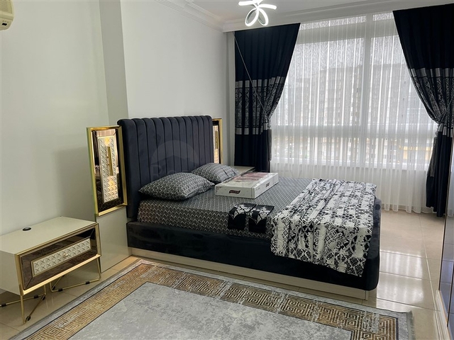 Трехкомнатная квартира в 450 м от моря 