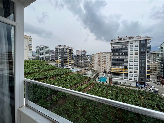 Трехкомнатная квартира в 450 м от моря 