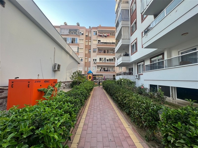 Трехкомнатная квартира в 450 м от моря 