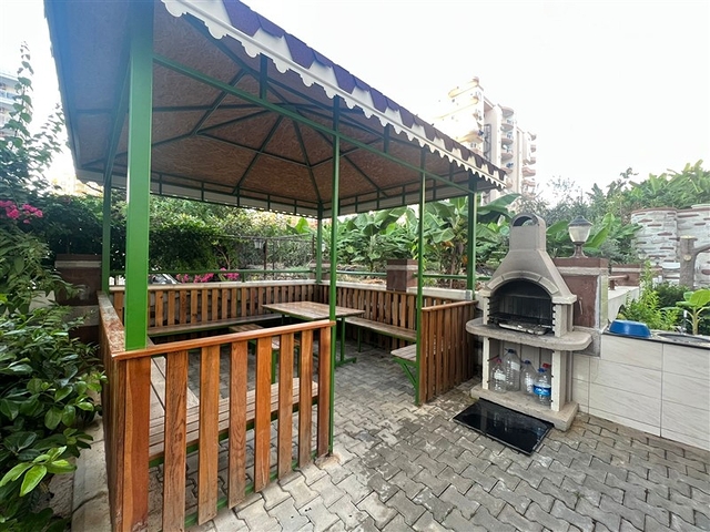 Трехкомнатная квартира в 450 м от моря 