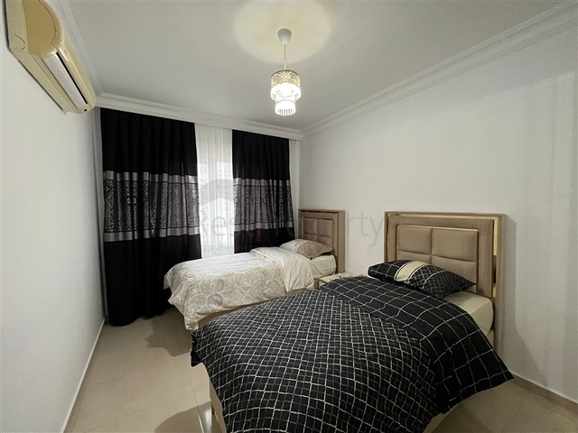 Трехкомнатная квартира в 450 м от моря 