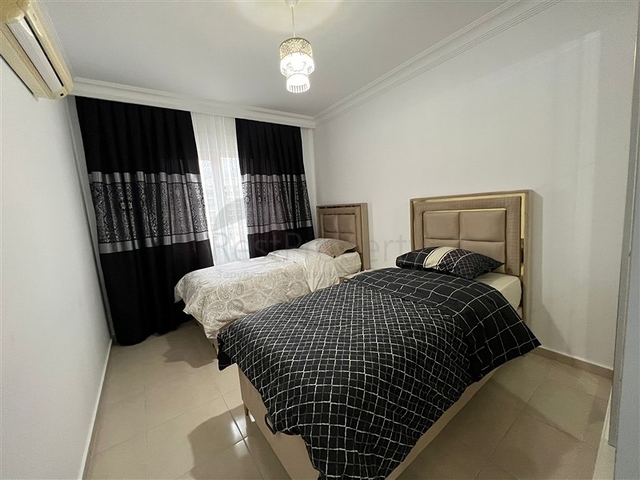 Трехкомнатная квартира в 450 м от моря 