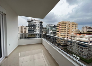 Трехкомнатная квартира в 450 м от моря 