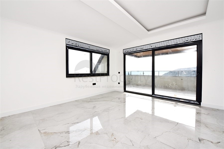 Квартира 3+1 в новом комплексе с видом на море и крепость Алании