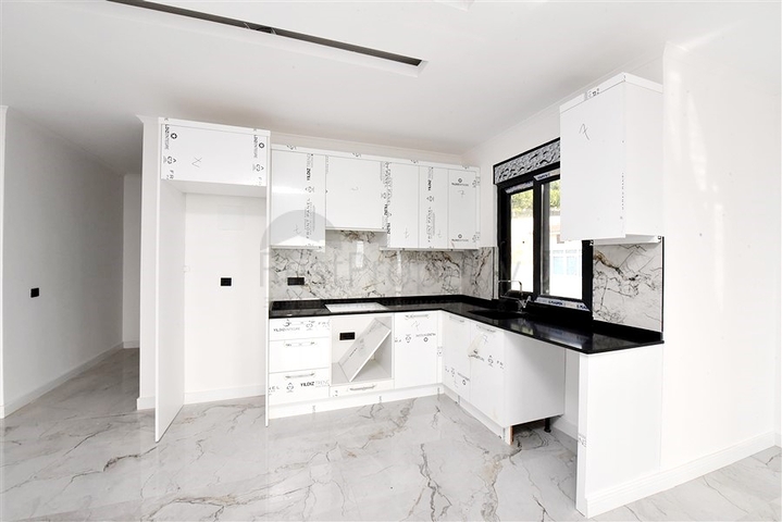 Квартира 3+1 в новом комплексе с видом на море и крепость Алании