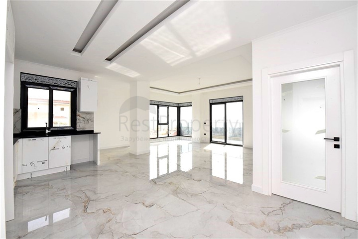 Квартира 3+1 в новом комплексе с видом на море и крепость Алании