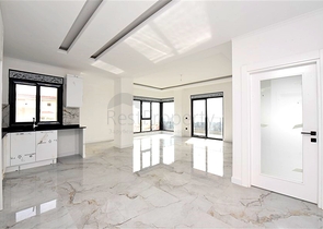 Квартира 3+1 в новом комплексе с видом на море и крепость Алании