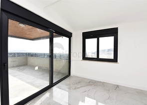 Квартира 3+1 в новом комплексе с видом на море и крепость Алании