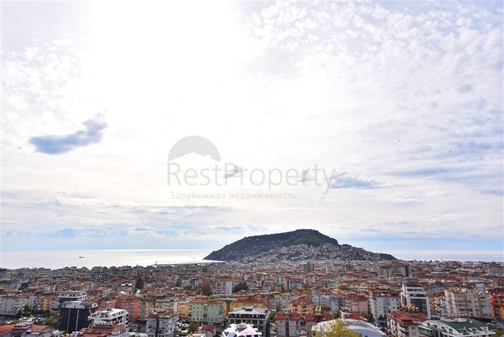 Трехкомнатная квартира с шикарным панорамным видом на море