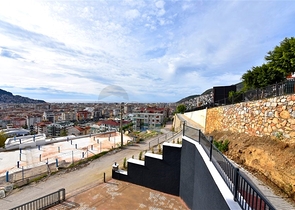 Трехкомнатная квартира с шикарным панорамным видом на море