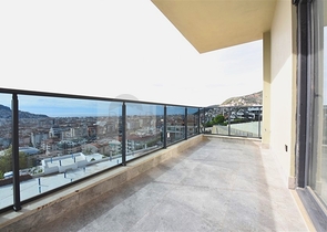 Трехкомнатная квартира с шикарным панорамным видом на море