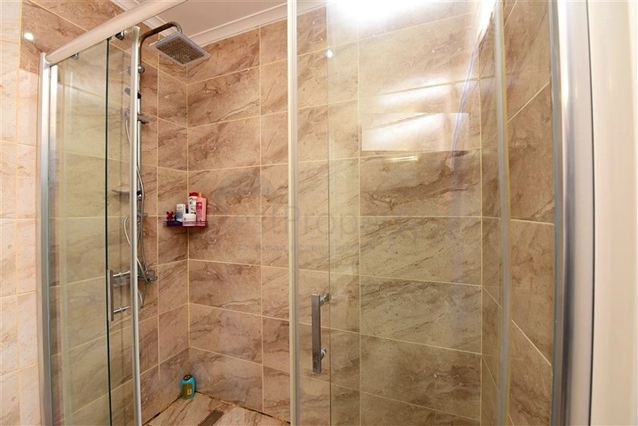 Большие апартаменты 1+1 в современном комплексе в районе Кестель