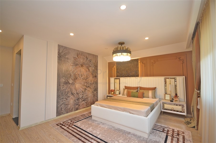 Просторный пентхаус 5+1 в живописном месте и шаговой доступности к морю