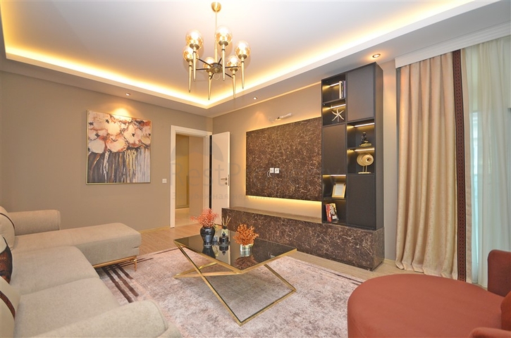 Просторный пентхаус 5+1 в живописном месте и шаговой доступности к морю