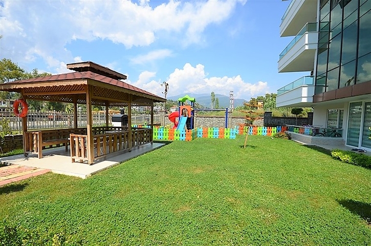 Просторный пентхаус 5+1 в живописном месте и шаговой доступности к морю