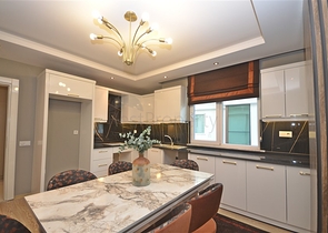 Просторный пентхаус 5+1 в живописном месте и шаговой доступности к морю