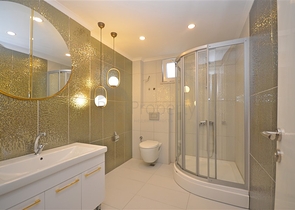 Просторный пентхаус 5+1 в живописном месте и шаговой доступности к морю