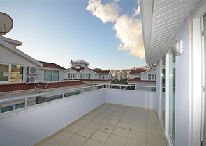 Просторный пентхаус 5+1 в живописном месте и шаговой доступности к морю