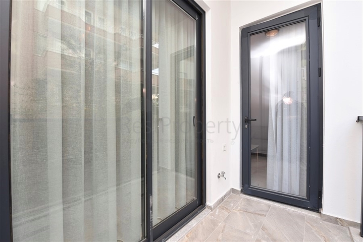 Двухкомнатная квартира в 300 м от моря в центре Алании