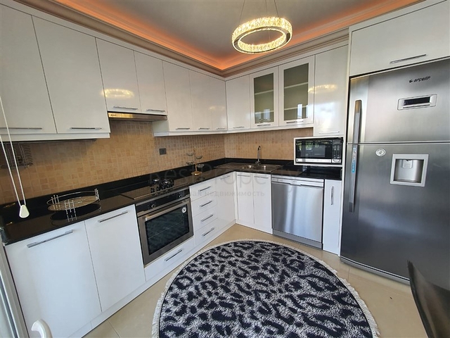 Большая квартира в комплексе с отельной инфраструктурой в центральном районе Джикджилли.