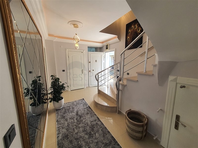 Большая квартира в комплексе с отельной инфраструктурой в центральном районе Джикджилли.