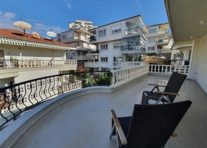 Большая квартира в комплексе с отельной инфраструктурой в центральном районе Джикджилли.