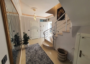 Большая квартира в комплексе с отельной инфраструктурой в центральном районе Джикджилли.