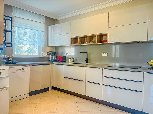 Просторная квартира 2+1 с большой террасой 