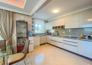 Просторная квартира 2+1 с большой террасой 