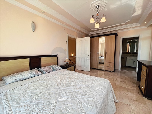 Пентхаус 3+1 с видом на море в районе Махмутлар