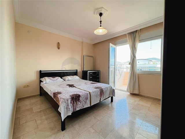 Пентхаус 3+1 с видом на море в районе Махмутлар