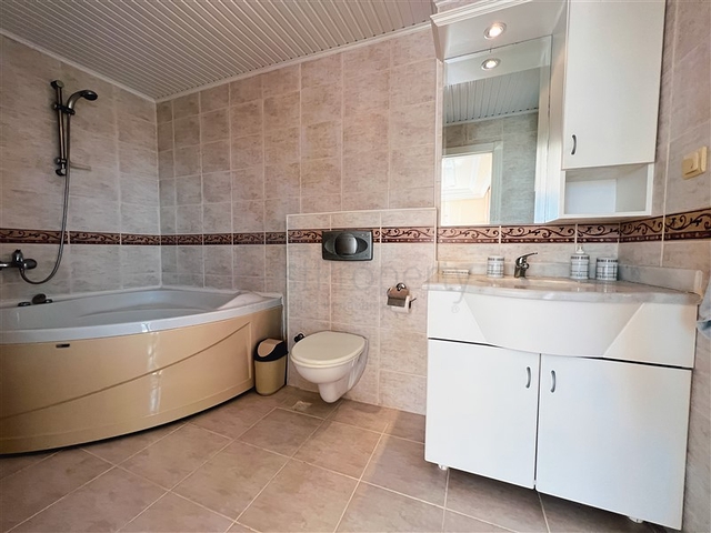 Пентхаус 3+1 с видом на море в районе Махмутлар